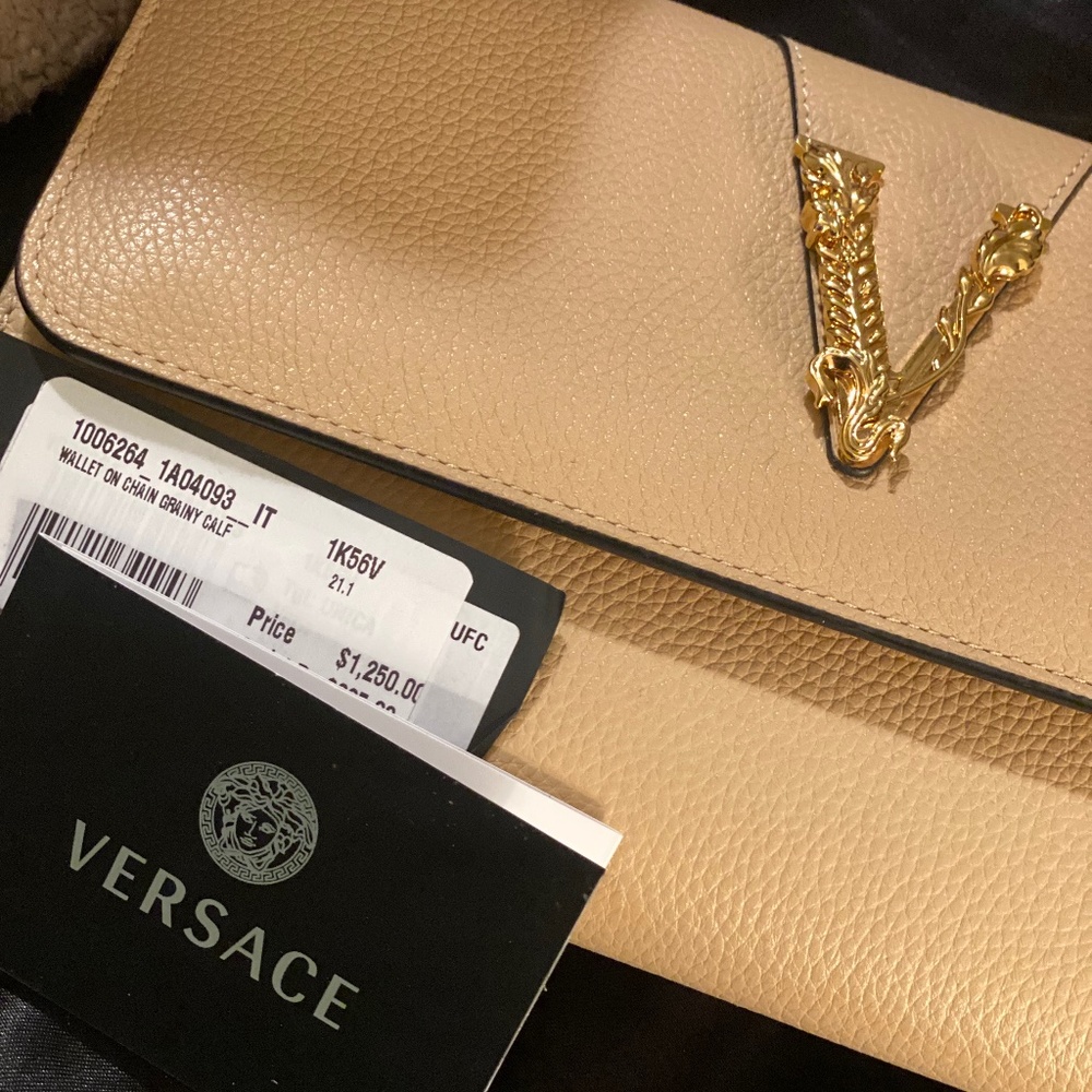 Nude Versace